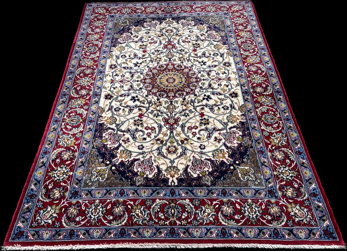 Persian Rug Isfahan Wool Kork On Silk. Around 1960-photo-2