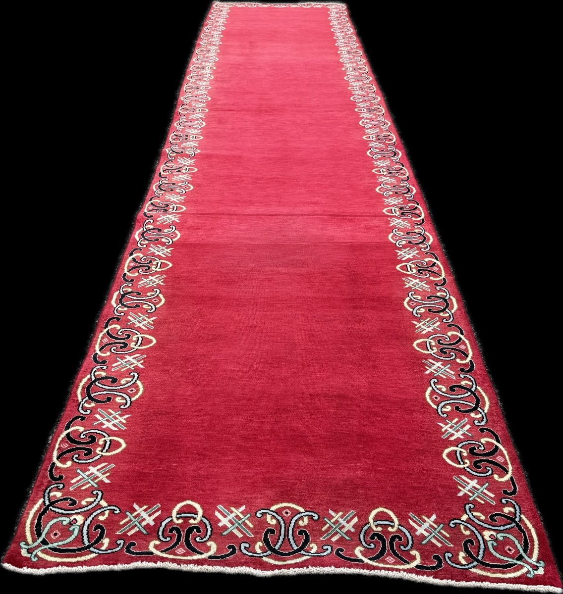 Tapis Rouge* Important Tapis de Galerie Persan Keshan.  472x94 cm-photo-2