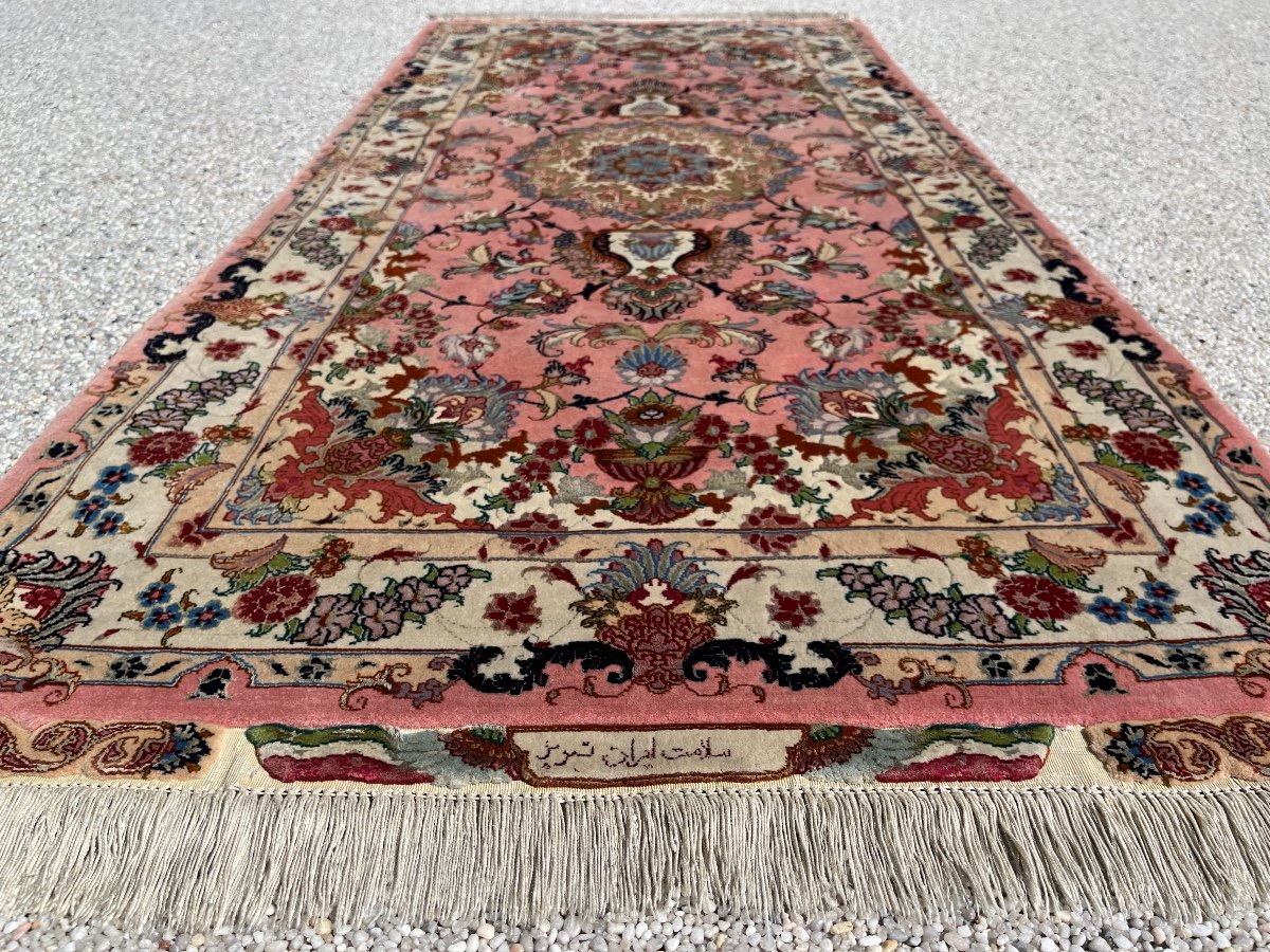 Persian Tabriz Carpet In Wool And Silk Made On Silk, 70 Raj-photo-2