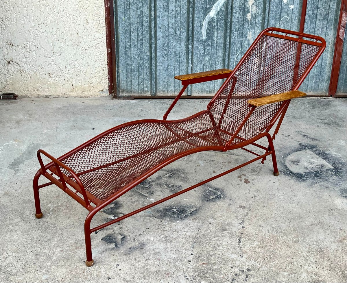 "chaise Longue" By Jean Prouvé 