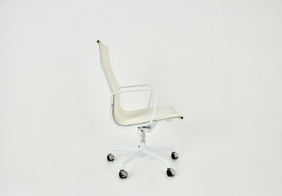 White Office Armchair By Charles & Ray Eames For Herman Miller 1970s-photo-3