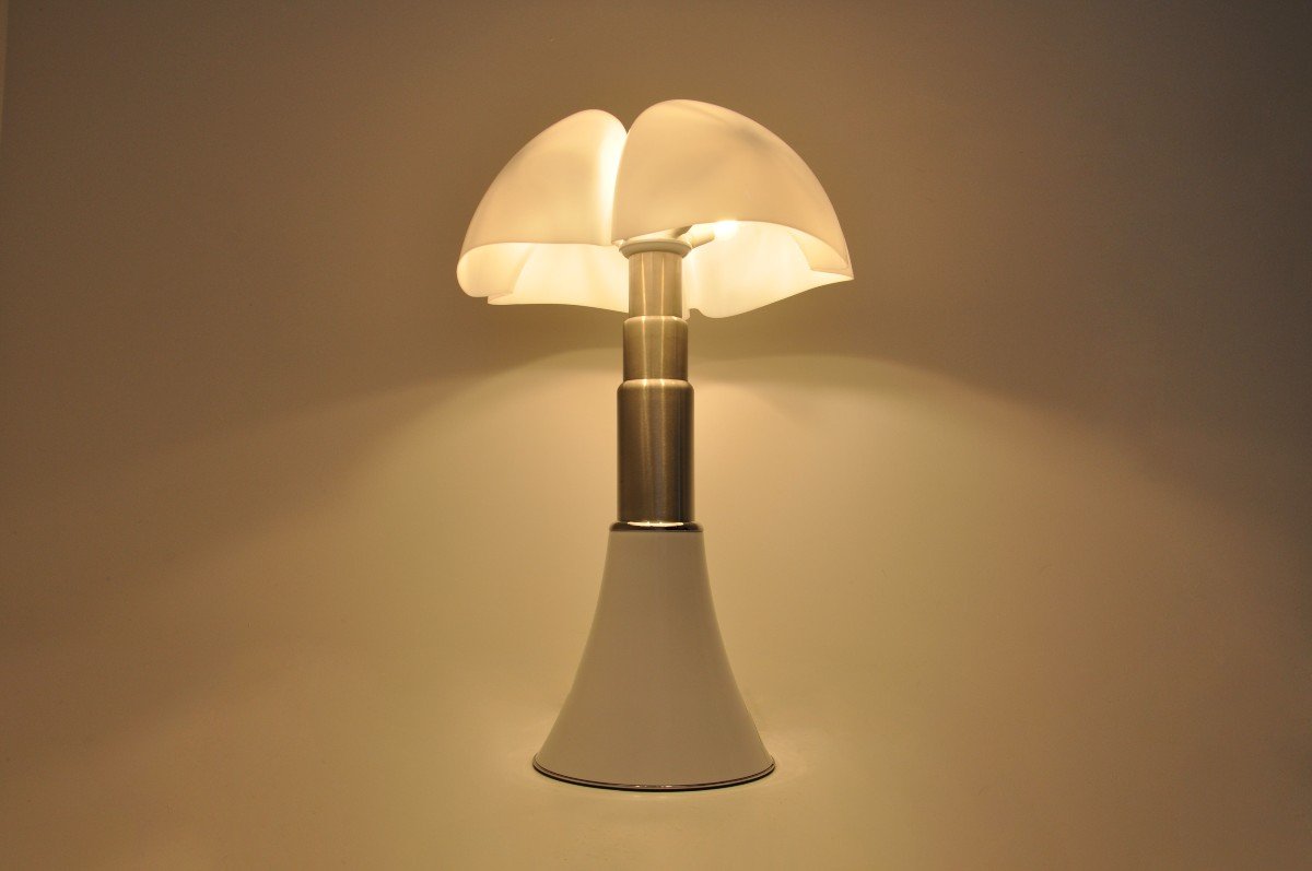 White Pipistrello Lamp By Gae Aulenti For Martinelli Luce-photo-4