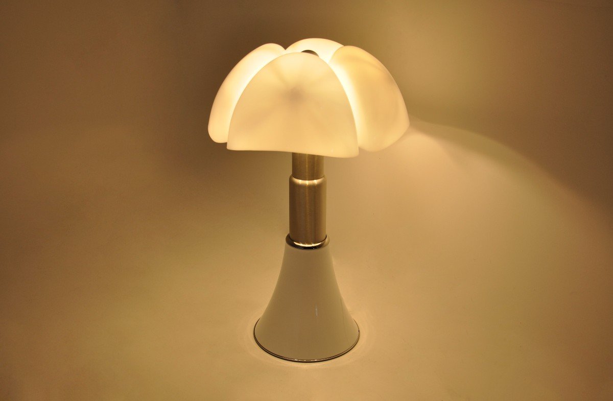 White Pipistrello Lamp By Gae Aulenti For Martinelli Luce-photo-4