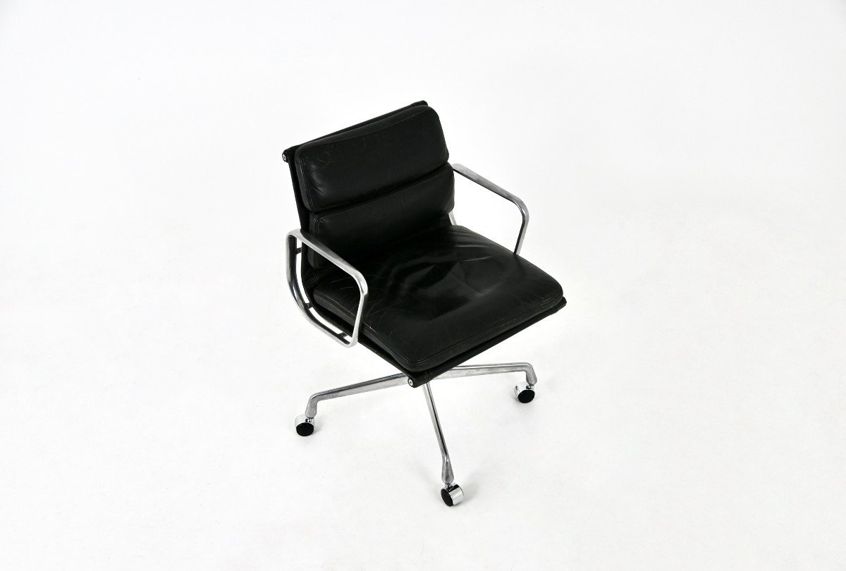  Fauteuil En Cuir Noir  Par Charles Et Ray Eames Pour Herman Miller, Années 1970-photo-1