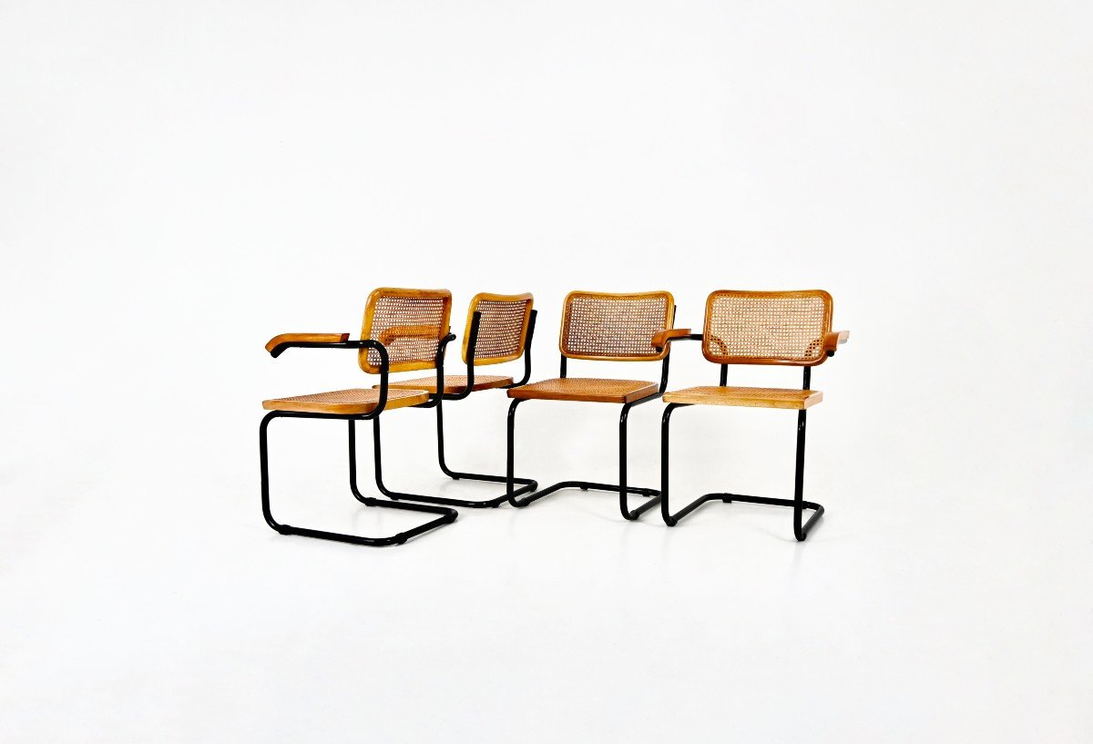 Ensemble De 4 Chaises De Salle à Manger Style B32 Par Marcel Breuer 