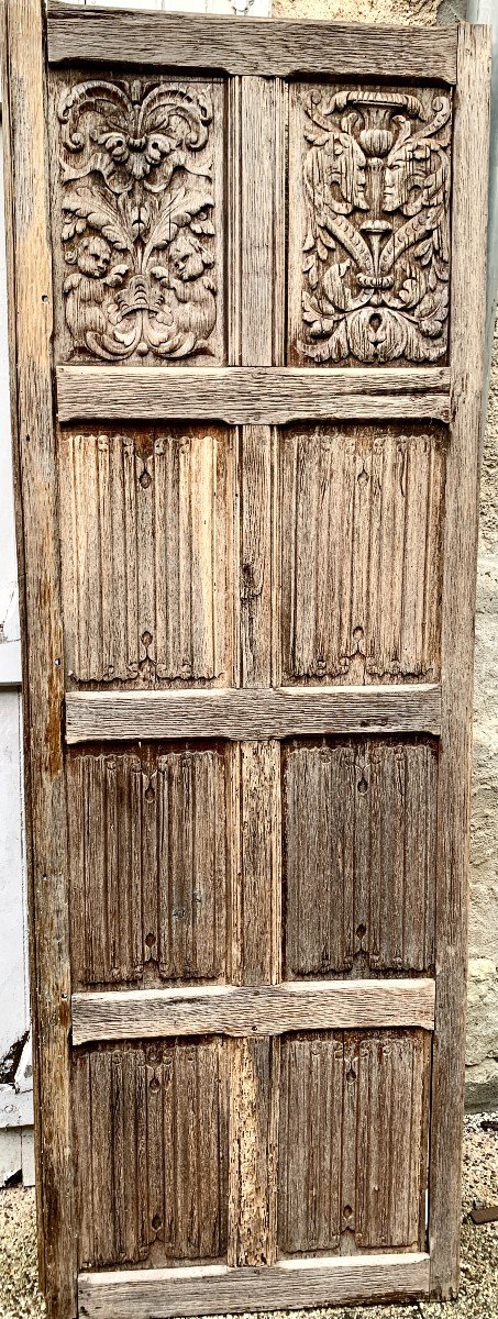 15th Cty, Large Wooden Carved Gothic Panel With 2 Upper Grotesques Panel And 6 Towel Folds Gothic Design