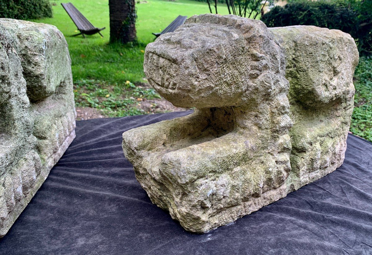 Paire lions en pierre sculptée Italie, ép romane (XIe - XIIe s)-photo-2