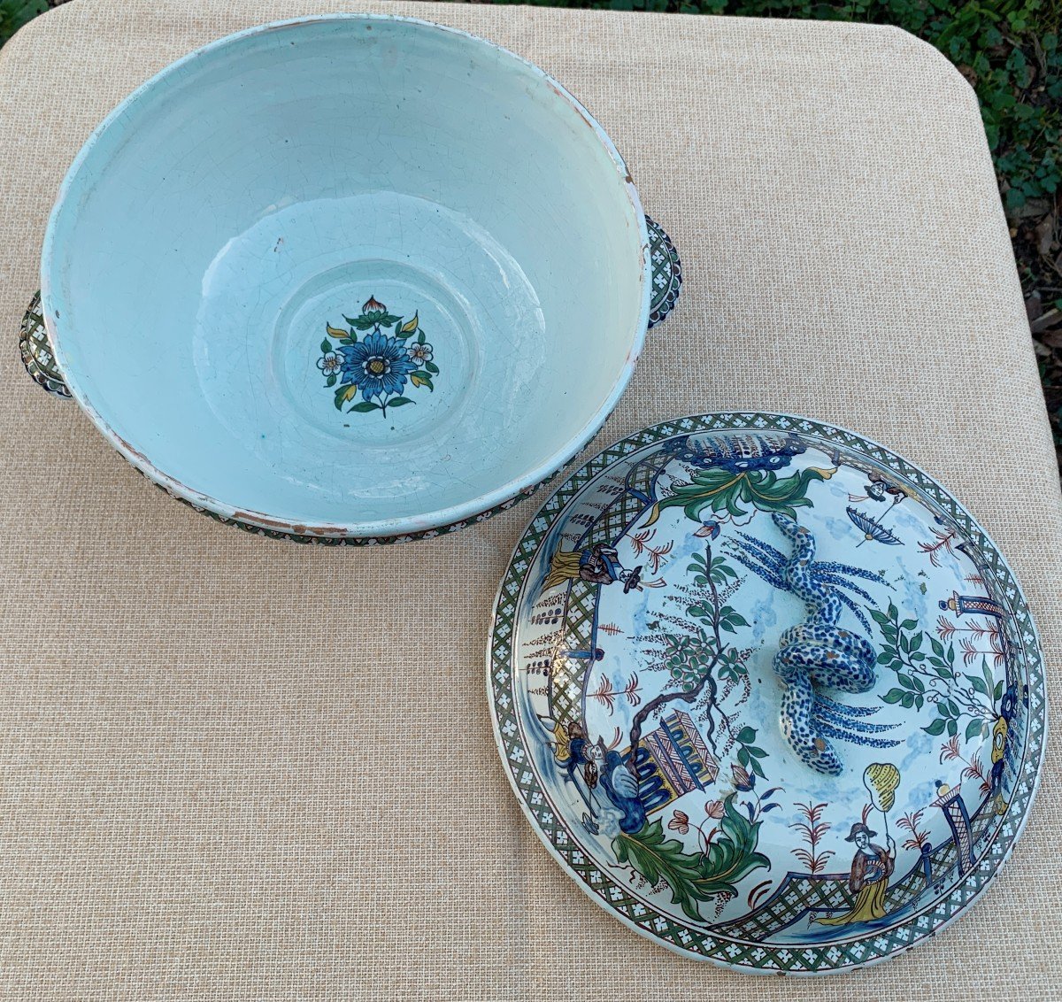 Circa 1730/1750, Stunning And Large Rouen Ceramic Tureen With Its Lid, Chinese Decoration-photo-4