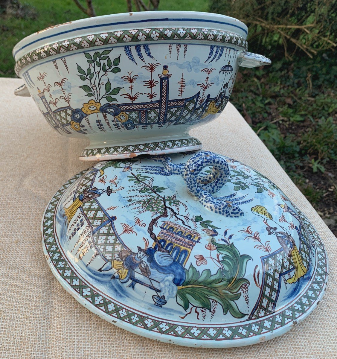 Circa 1730/1750, Stunning And Large Rouen Ceramic Tureen With Its Lid, Chinese Decoration-photo-1