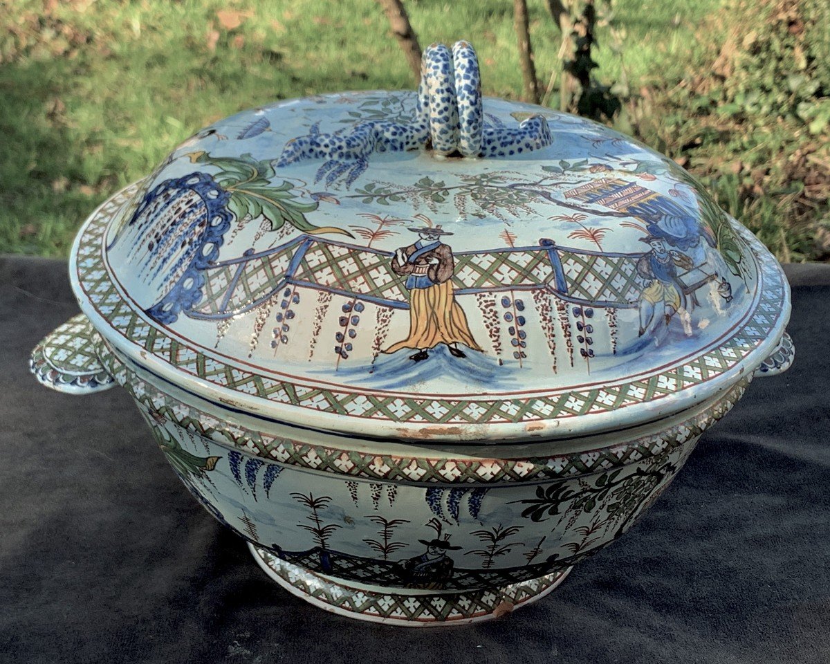 Circa 1730/1750, Stunning And Large Rouen Ceramic Tureen With Its Lid, Chinese Decoration-photo-4