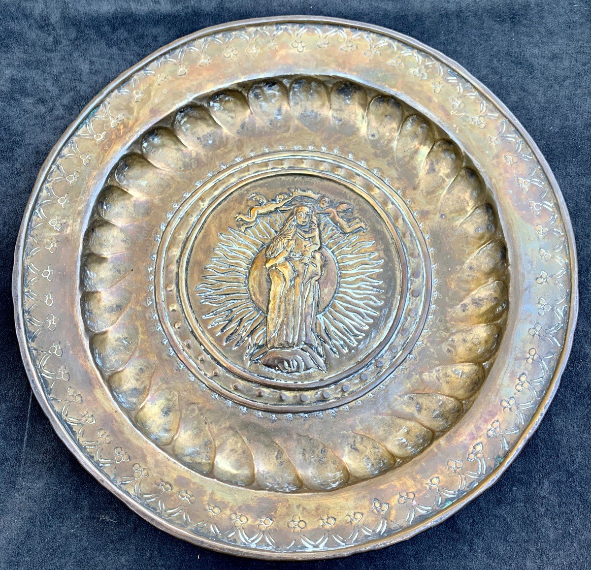 Nuremberg 17th  Cty Stunning Brass Embossed And Chiseled Alms Dish The Coronation Of The Virgin-photo-4