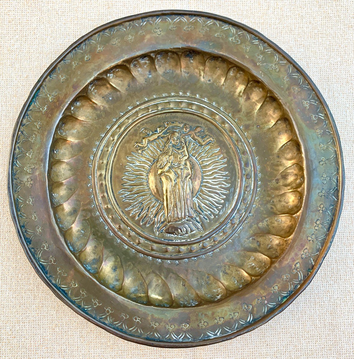 Nuremberg 17th  Cty Stunning Brass Embossed And Chiseled Alms Dish The Coronation Of The Virgin-photo-1