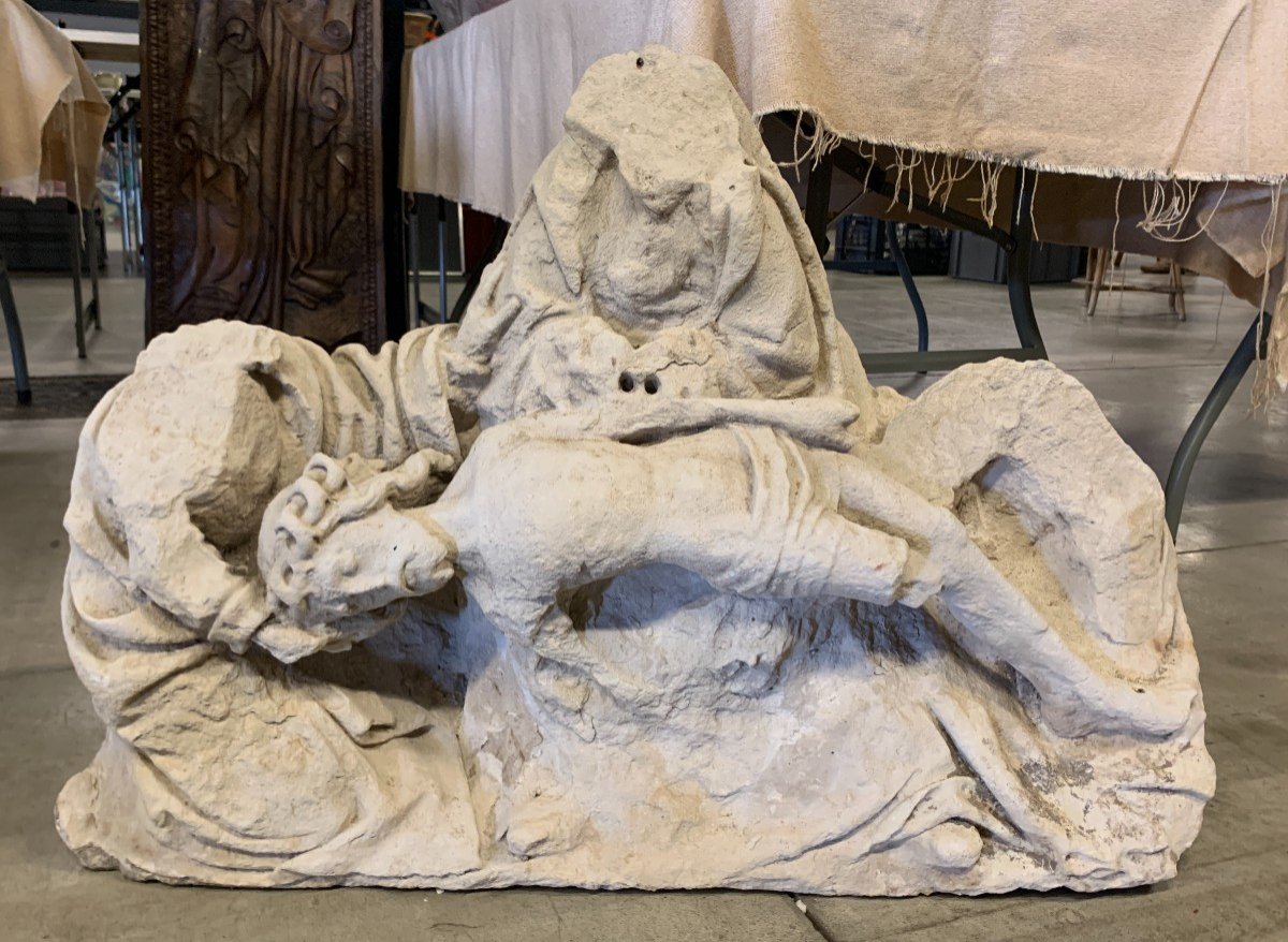 Haute Epoque, 15th Cty Very Large Stone Carved Group Depicting A Pieta-photo-1