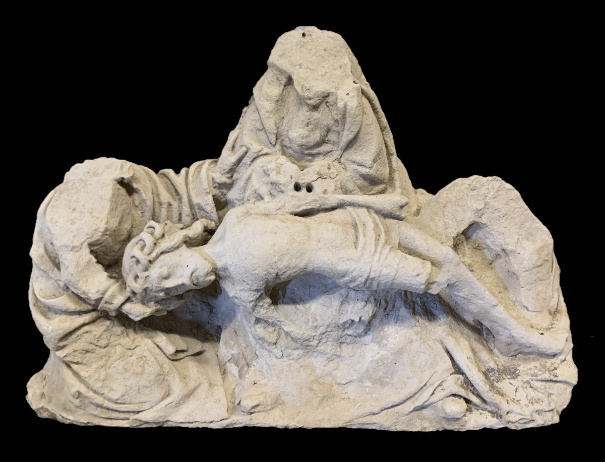 Haute Epoque, 15th Cty Very Large Stone Carved Group Depicting A Pieta