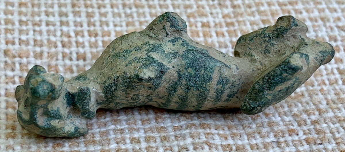 3rd - 4th Century Ad Archeo, Excavation Object, Rare Bronze With Green Patina Depicting 1 Wolf-photo-3