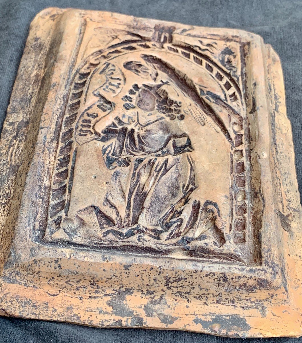 XVth Cty Terracotta Tile Mold With Virgin And Gothic Phylactery Bearing Inscription Ave Maria-photo-1