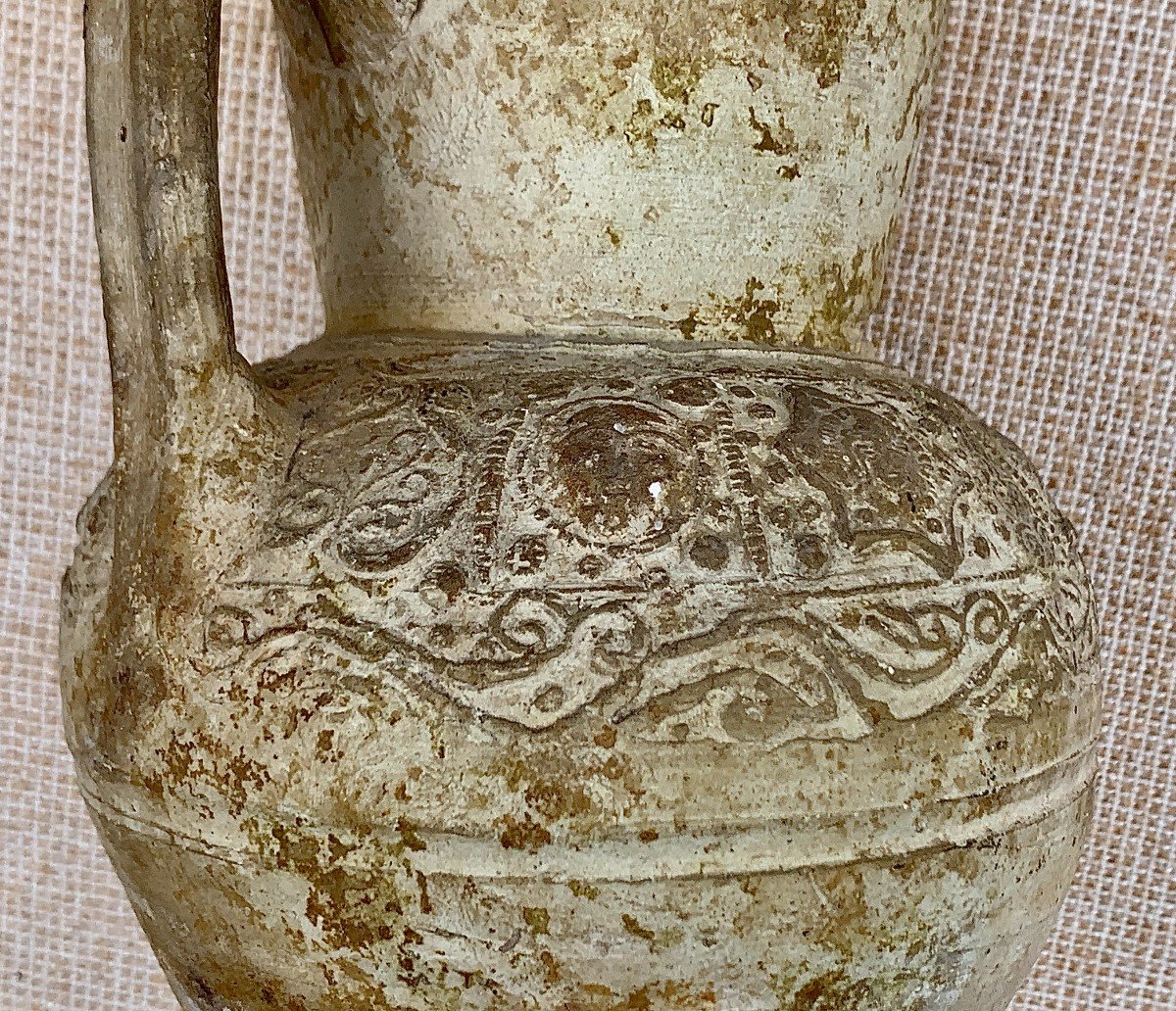 12th Persian / Syria Rare & Intact Terracotta Pitcher, Geometric Molded Decoration & Faces-photo-6