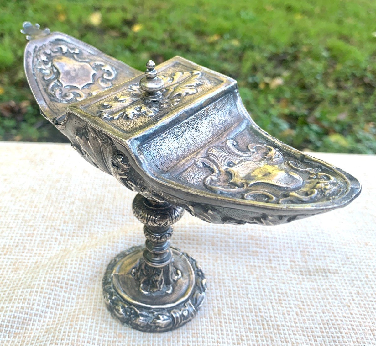 Rare Louis XIV Period Embossed & Chiseled Solid Silver Incense Shuttle