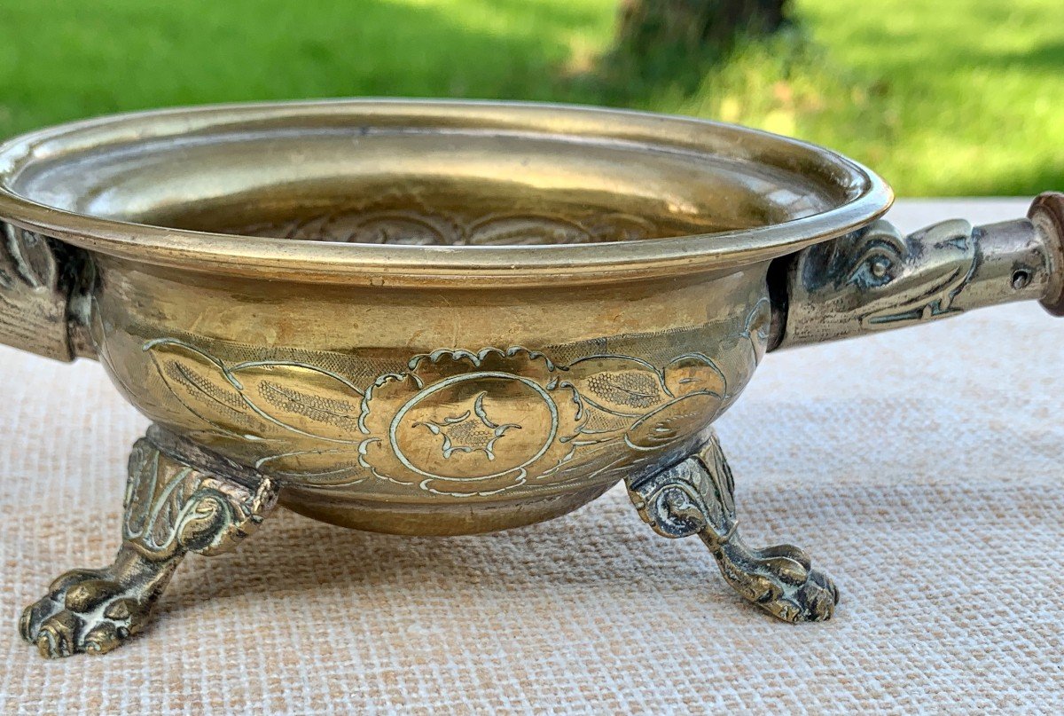 Late 17th Cty, Curious Brass Table Stove With Wooden Turned Dragons Handles-photo-5