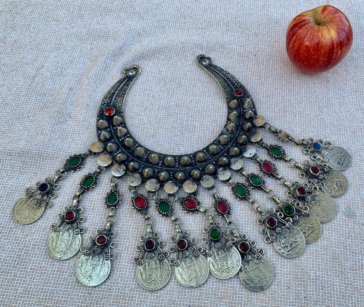 Superbe collier métal argenté & cabochons verre/pierres polies Kuchi, Pakistan ou Afghanistan