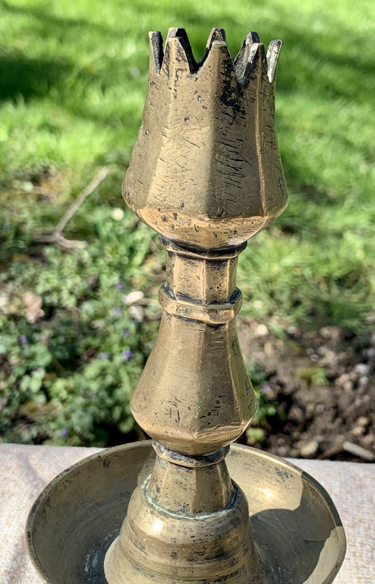 Ottoman 17th Cty Bronze Candlestick, Bell Base & Tulip-shaped Socket-photo-2