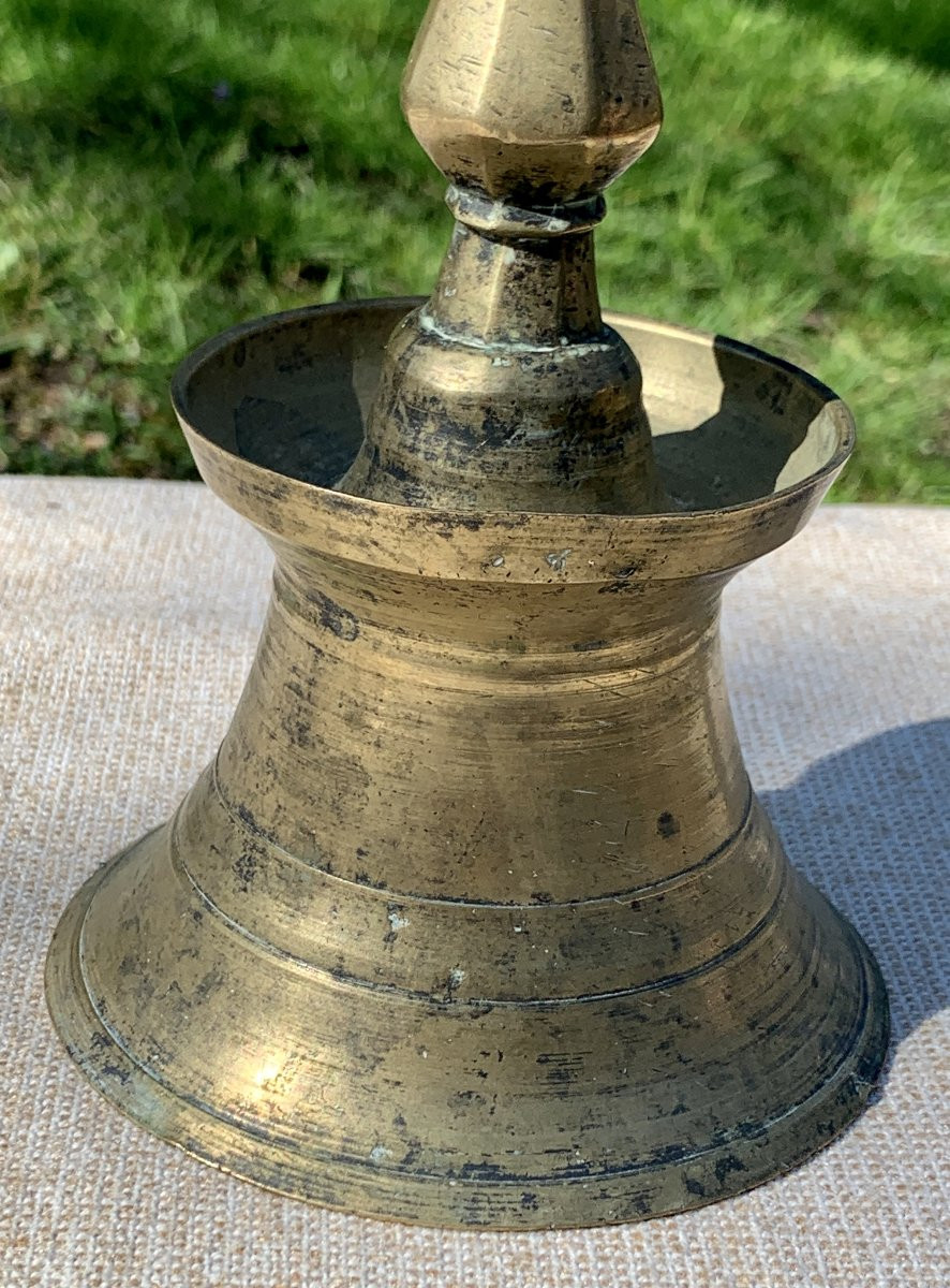 Ottoman 17th Cty Bronze Candlestick, Bell Base & Tulip-shaped Socket-photo-1