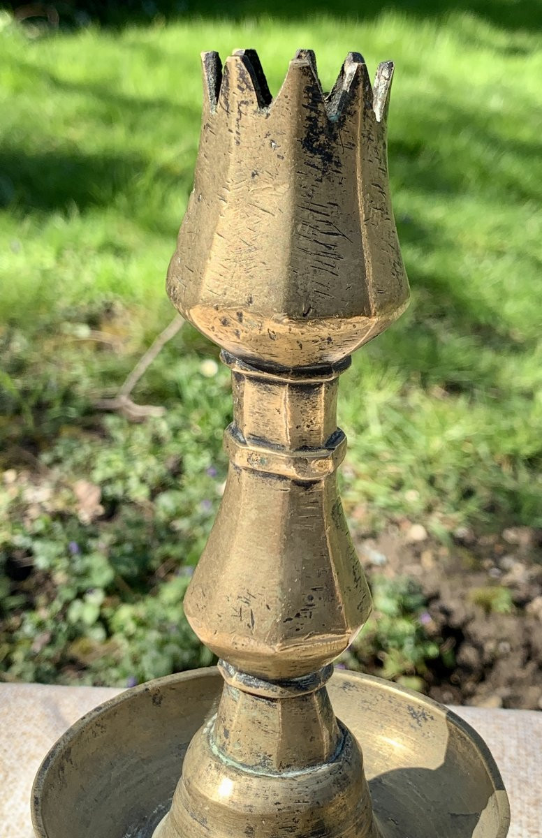 Ottoman 17th Cty Bronze Candlestick, Bell Base & Tulip-shaped Socket-photo-7