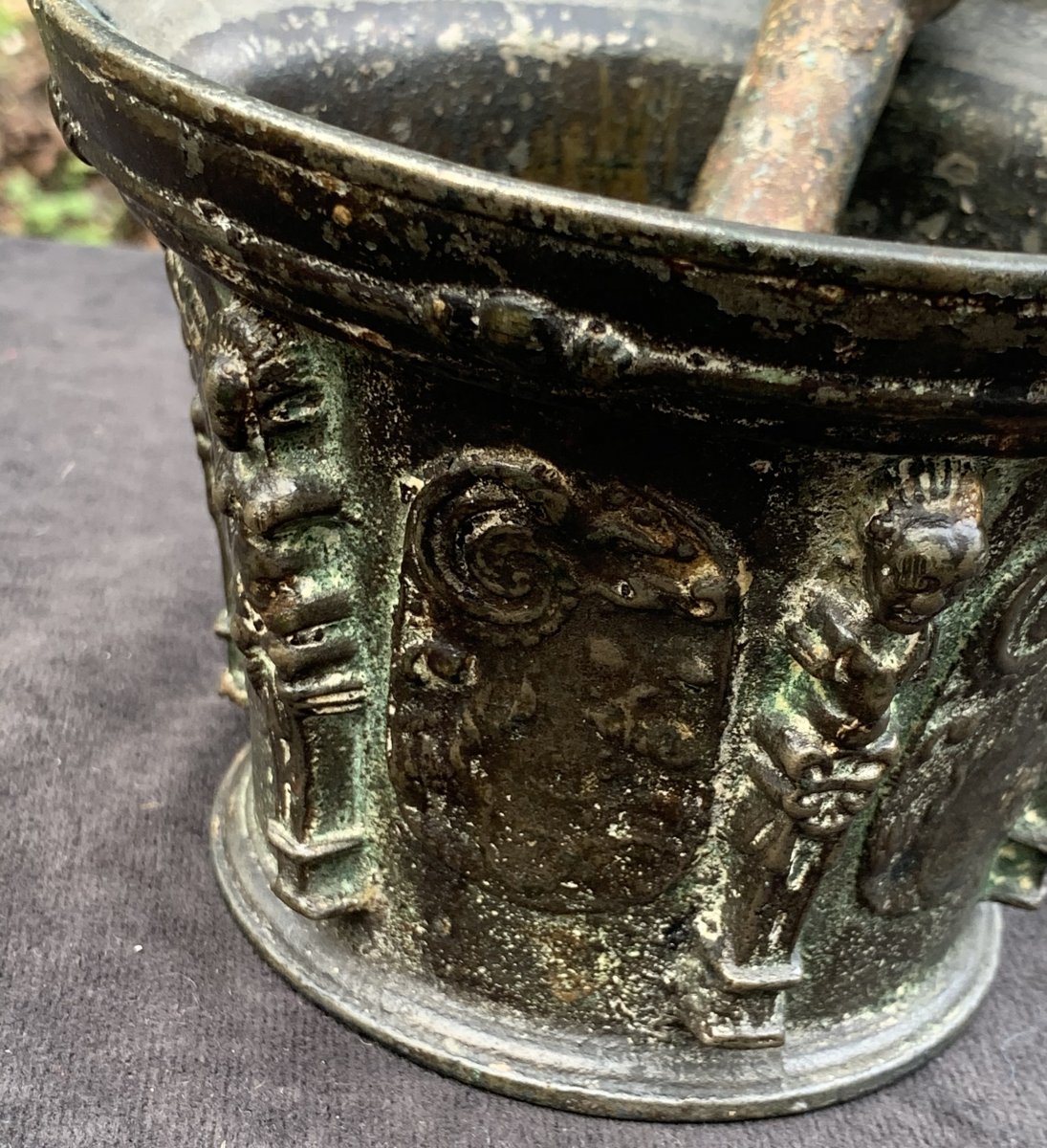 XVIth C Mortar + Its Bronze Pestle Nice Patina Medals & Fine Caryatids-photo-1