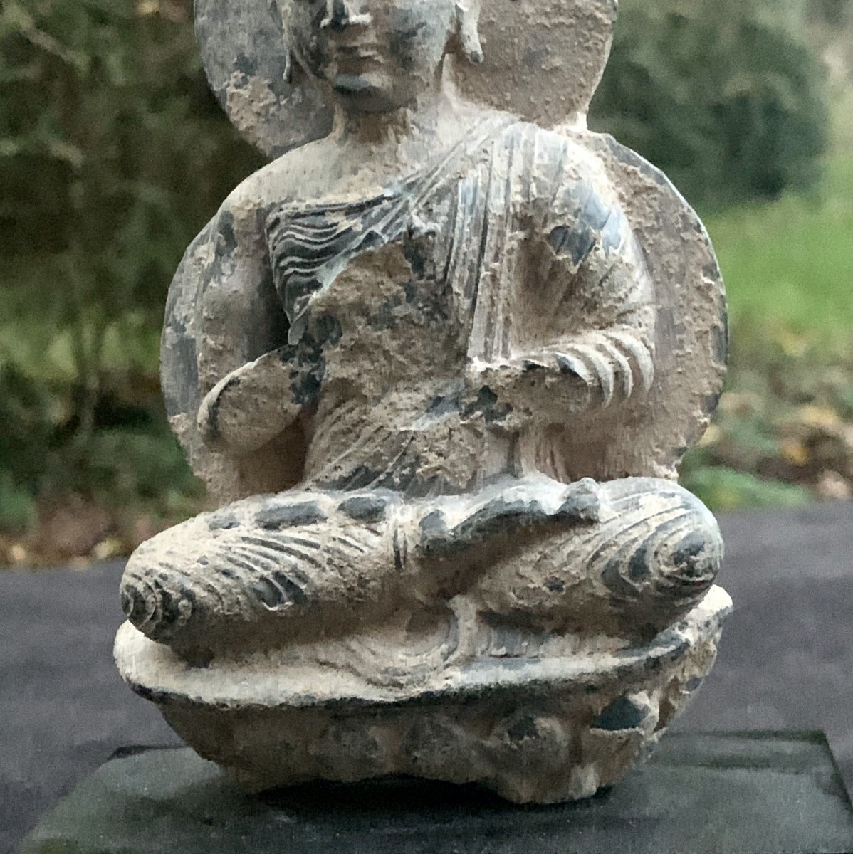 Stone Carved Gandharan Statue, Bouddha Prying On Lotus Flower Stand Circa 1st To 4th Cty-photo-4