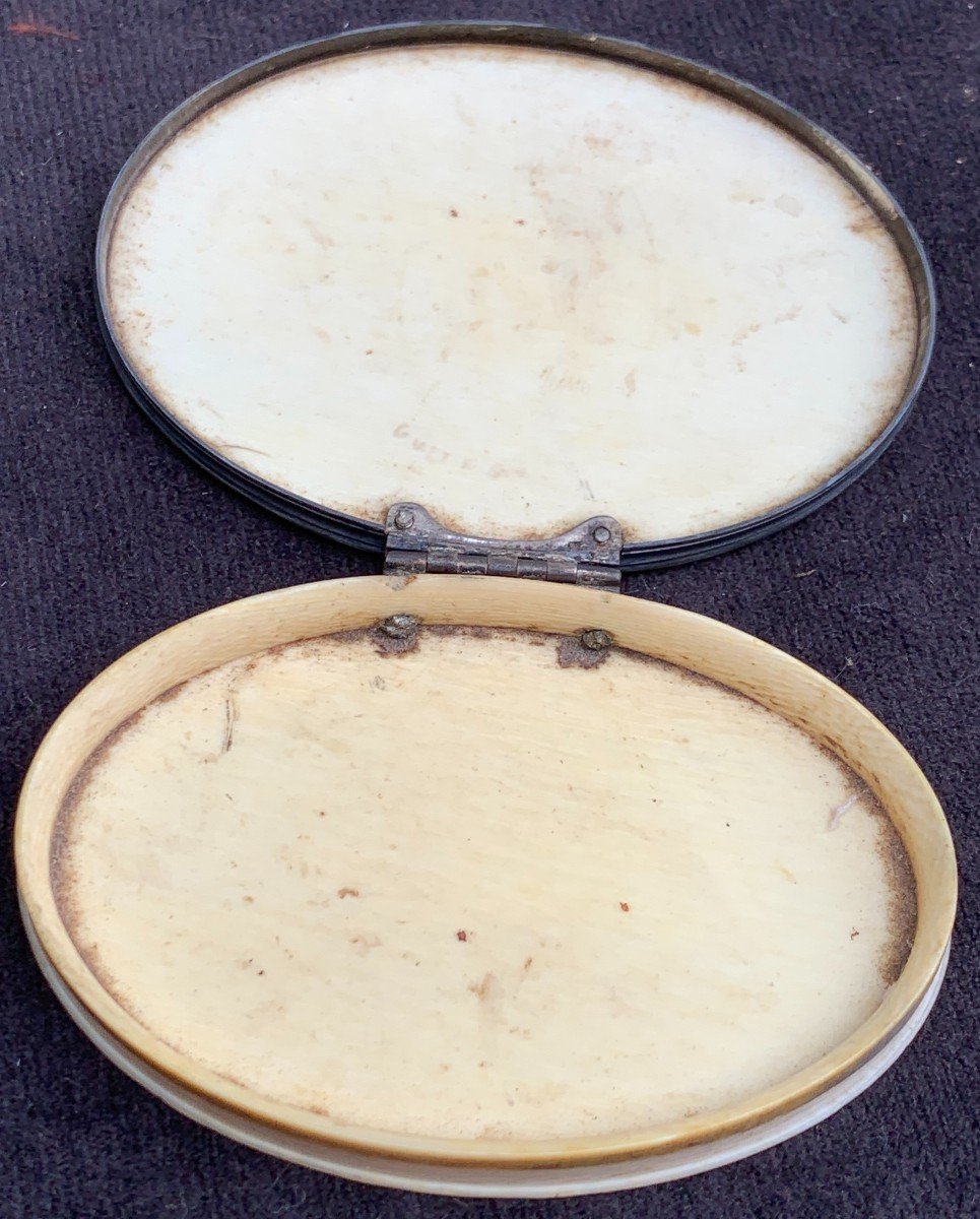 18th Century Ivory Flat Oval Box & Silver Frame-photo-4