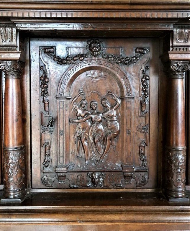 Circa 1590,  Walnut Richly Carved Dresser-photo-2