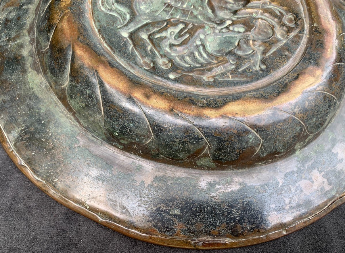 16th  Embossed And Chiseled Brass Alm Dish, St George Slaying The Dragon-photo-4