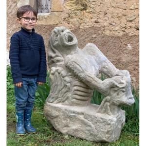 XIIe - XIIIe s, Enorme gargouille de monstre, en pierre sculptée, d' ép Romane