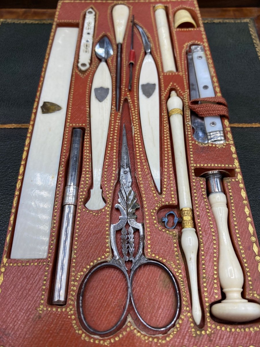 Écritoire De Voyage Avec Ses Accessoires Vers 1830/40-photo-1