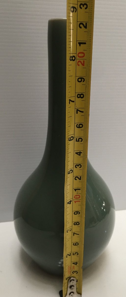 Japanese Celadon Porcelain Vase Circa 1900-photo-2