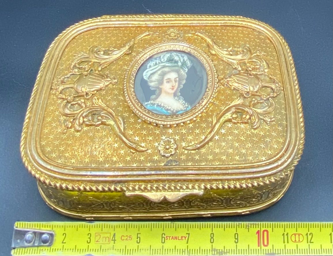 Jewelry Box In Chiselled Gilt Bronze Miniature And Miscellaneous Circa 1900, Signed-photo-7