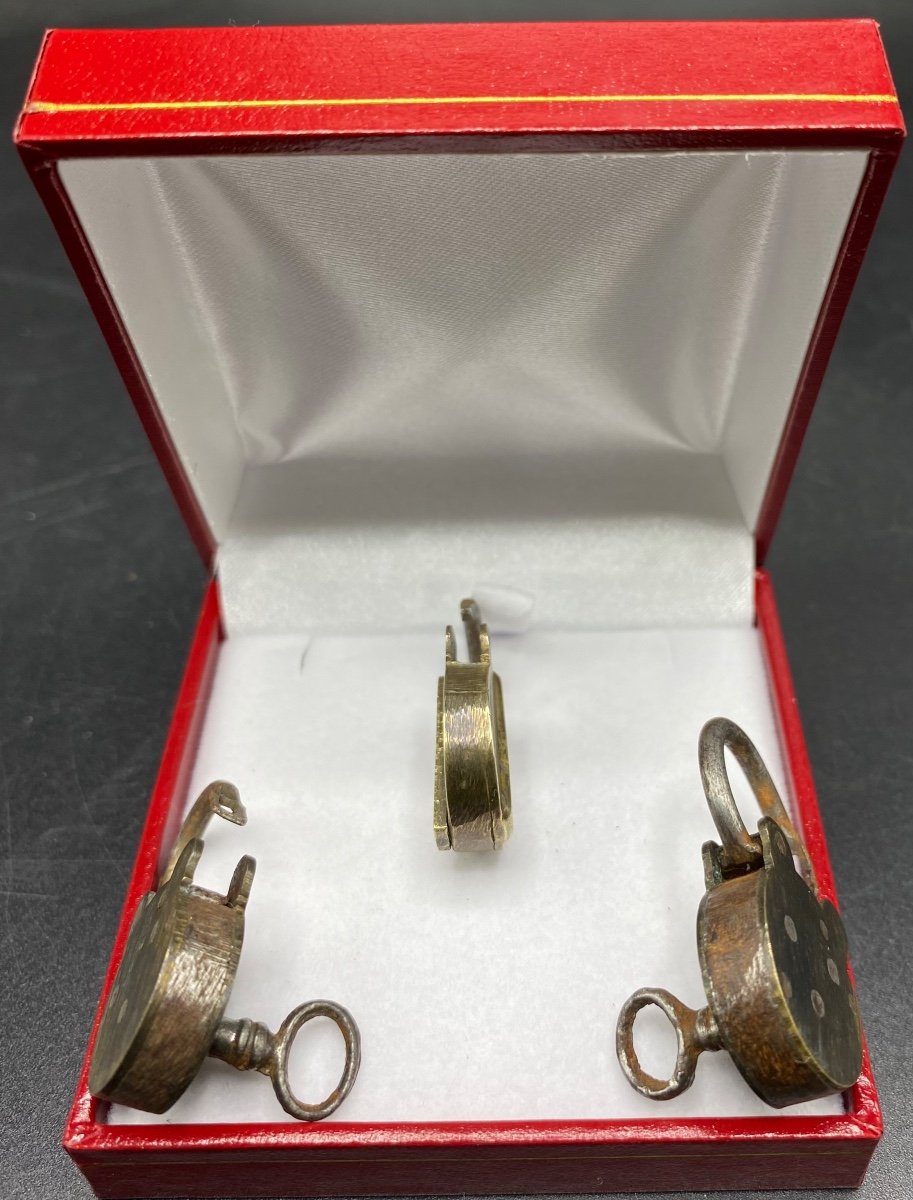 3 Mini Steel Padlocks And A Bronze Around 1900-photo-4