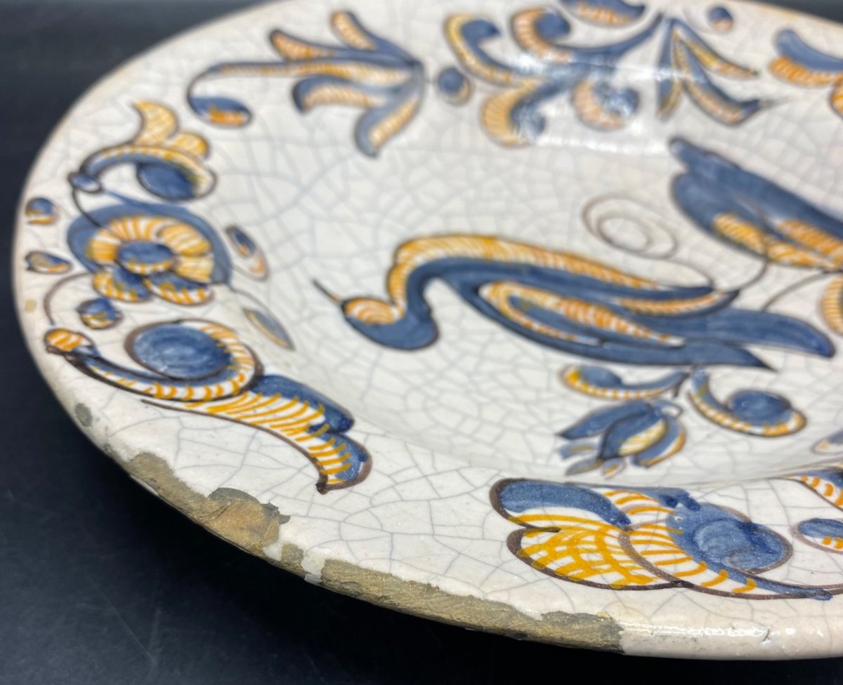 A Small Hollow Dish In Cracked And Painted Glazed Earthenware, Late Spaine Talavera Middle 17th-photo-1