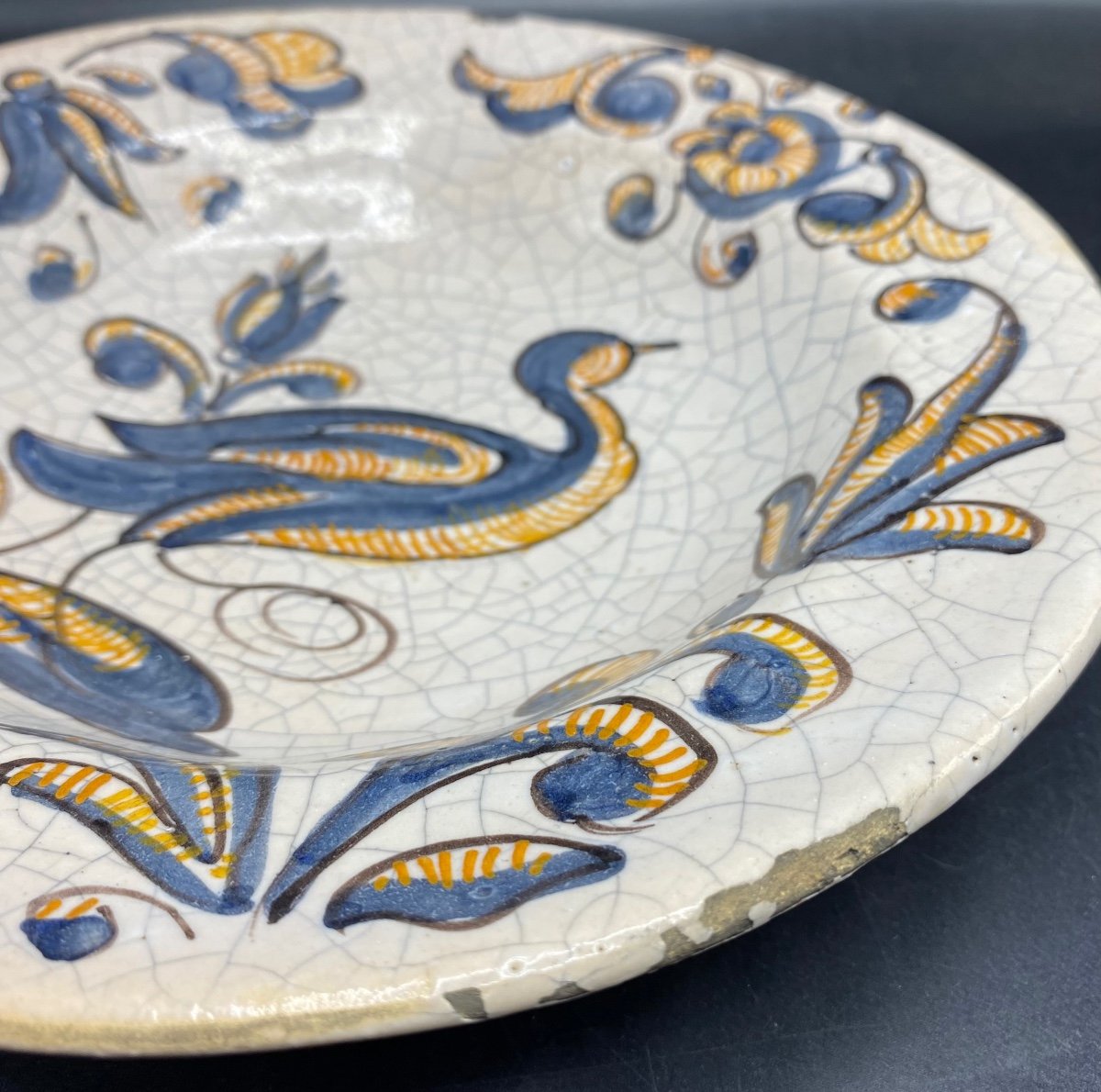 A Small Hollow Dish In Cracked And Painted Glazed Earthenware, Late Spaine Talavera Middle 17th-photo-2