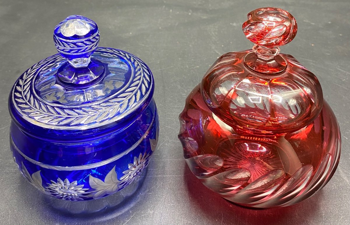 Two Overlay Crystal Candy Boxes Or Sugar Bowls From The 1900s Baccarat And Saint Louis-photo-2