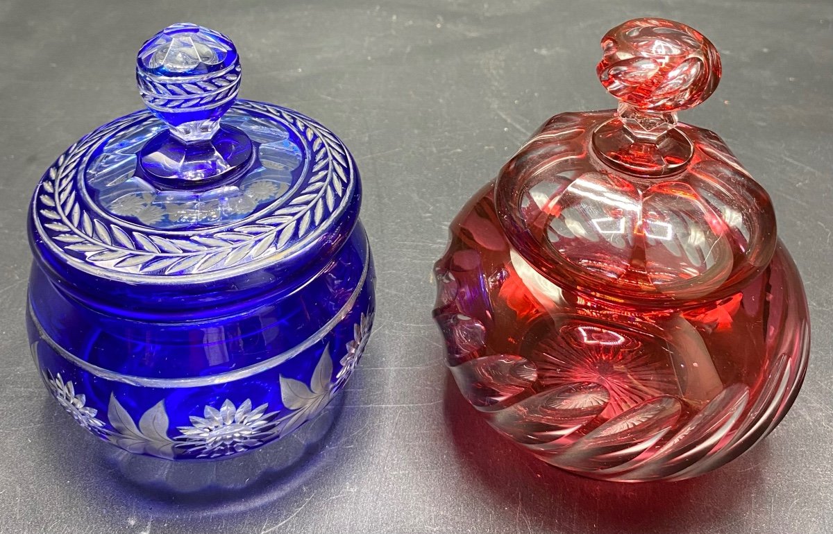 Two Overlay Crystal Candy Boxes Or Sugar Bowls From The 1900s Baccarat And Saint Louis