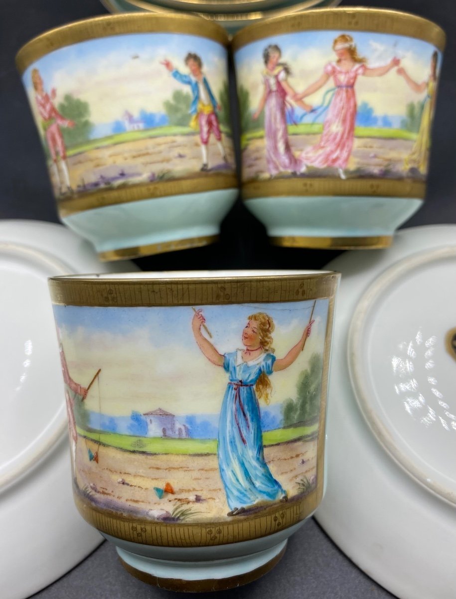 Série De Douze Tasses Et Sous-tasses En Porcelaine Des Années 1940 D’esprit Sèvres Par Grisard-photo-1