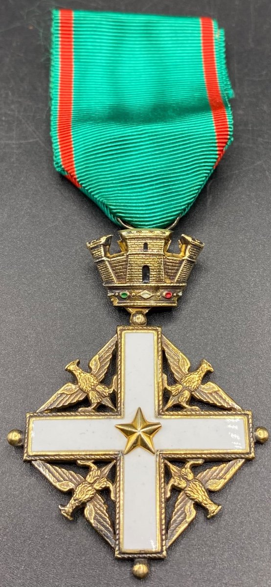 Silver-gilt And Enamel Medal Circa 1920 European 