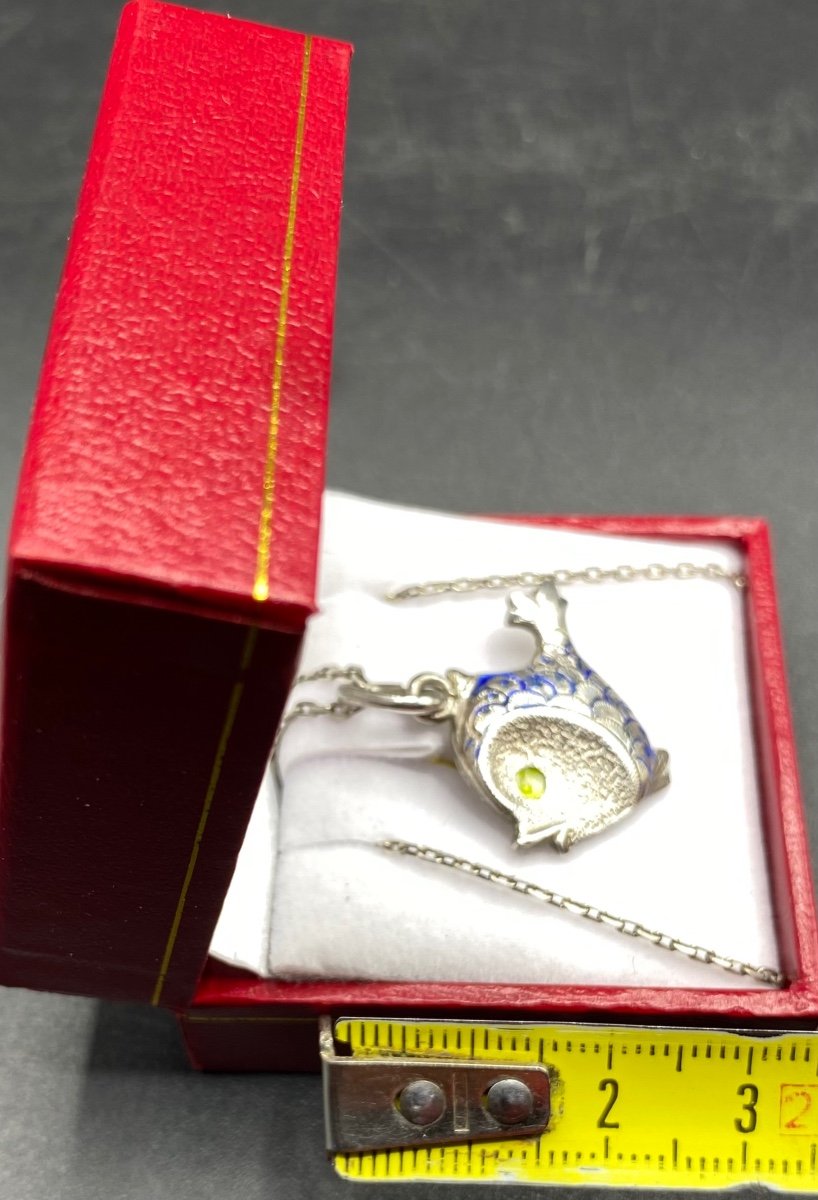 Pendentif Et Une Chaîne En Argent Massif Et émail Européenne Des Années 1950/60-photo-2