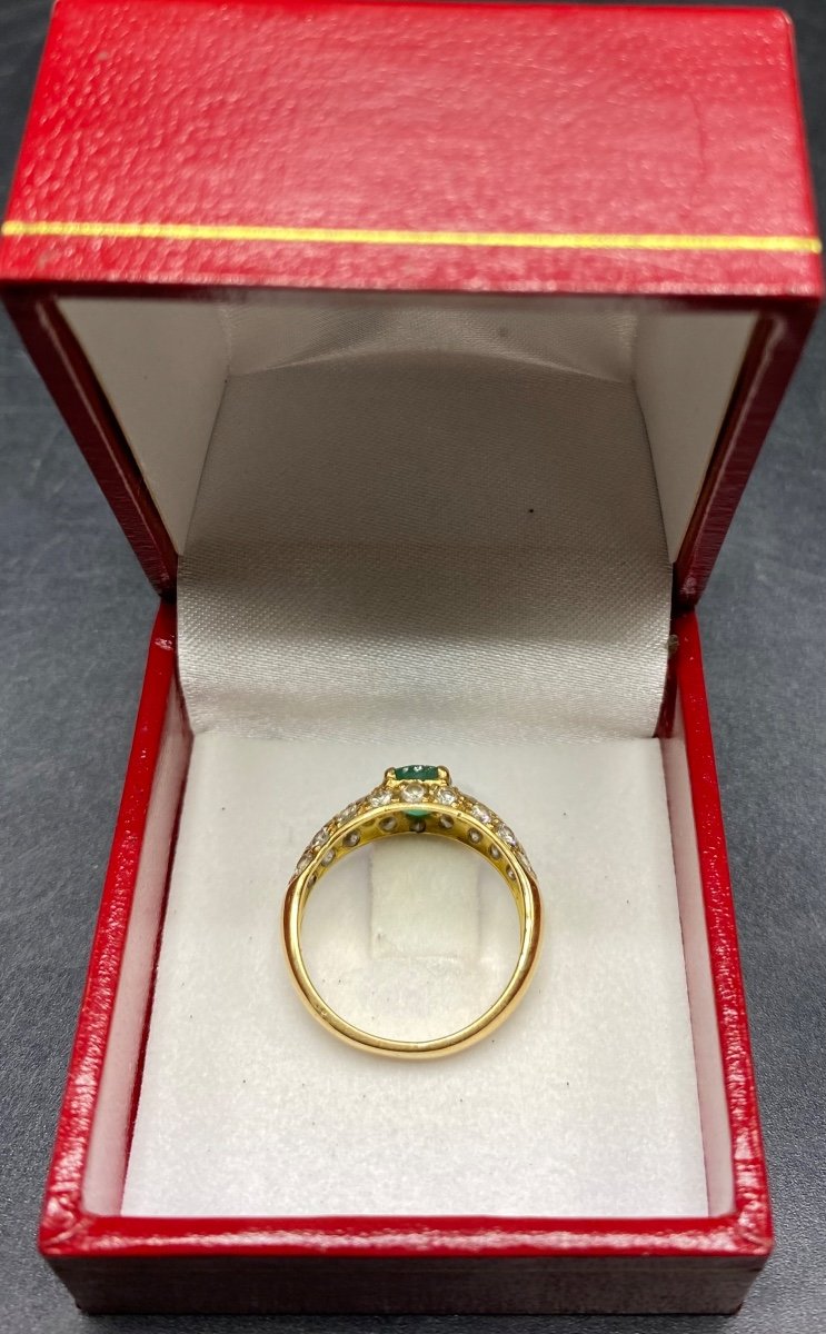 18k Gold French Emerald Ring With 28 Diamond Pave From The 1930s-photo-3