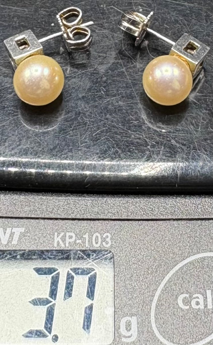 Pair Of Sterling Silver Oxide And French Cultured Pearl Earrings From The 1980s-photo-2