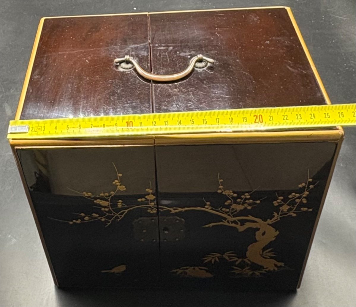 Japanese Lacquered Wood Picnic Box "beko" From The 1900s-photo-7