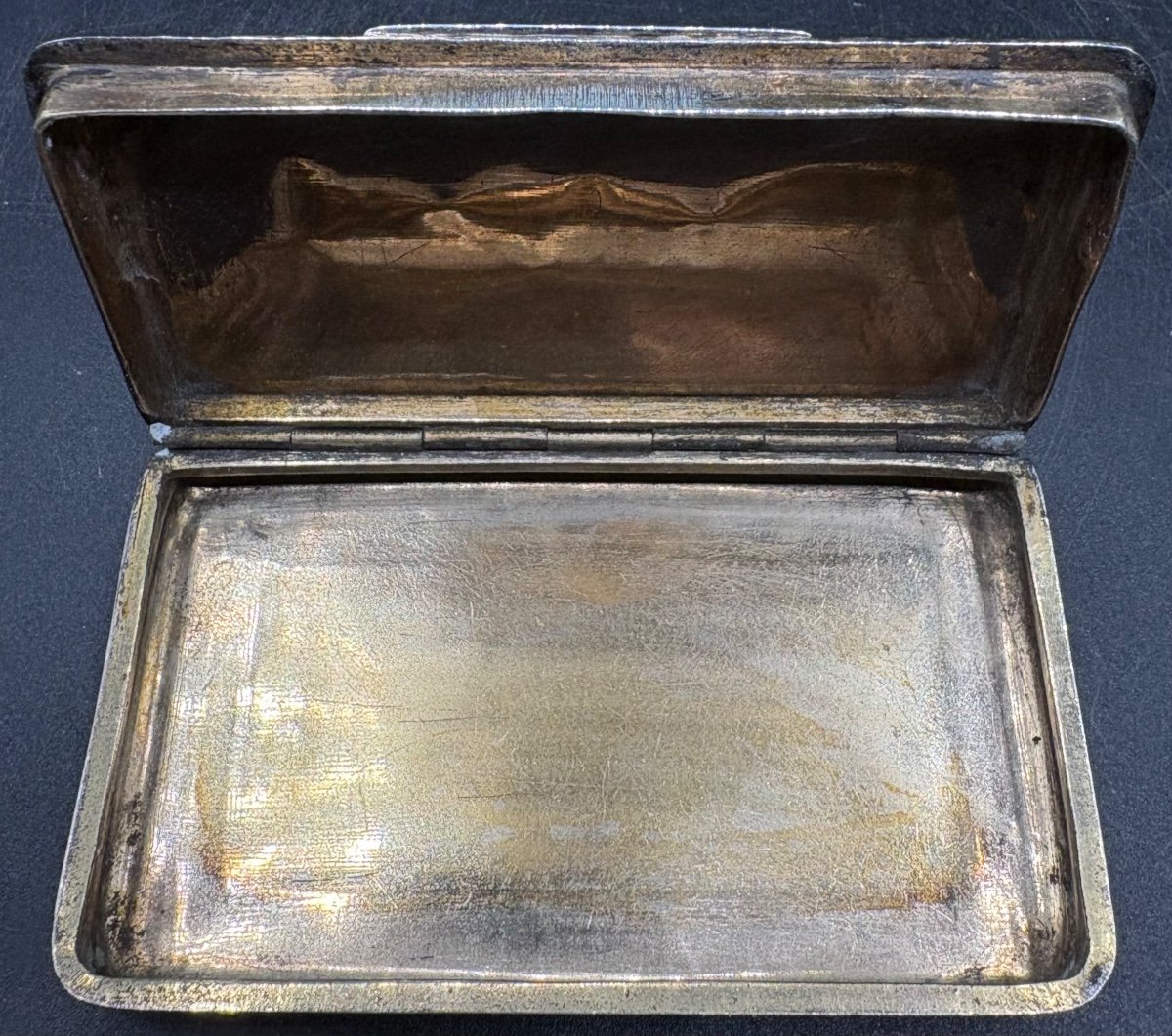 Early 19th Century French Solid Silver Snuff Box -photo-4