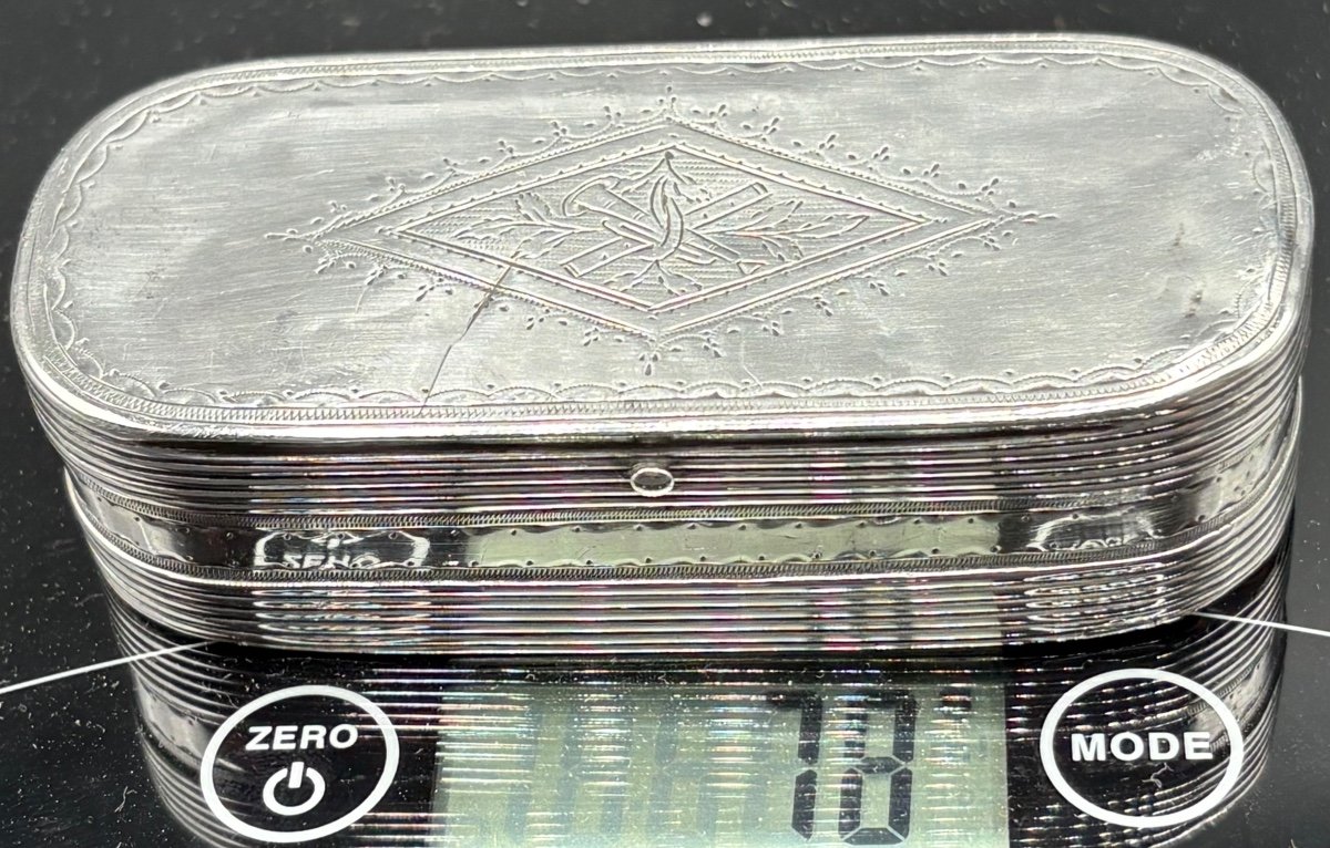 Early 19th Century French Solid Silver Snuff Box -photo-8