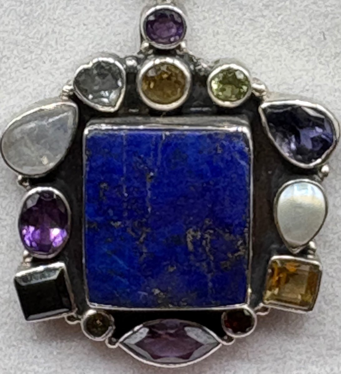 Un Pendentif En Argent Massif Et Pierres Dures Et Semis Précieuses Des Années 1970/80 FRANÇAISE-photo-2